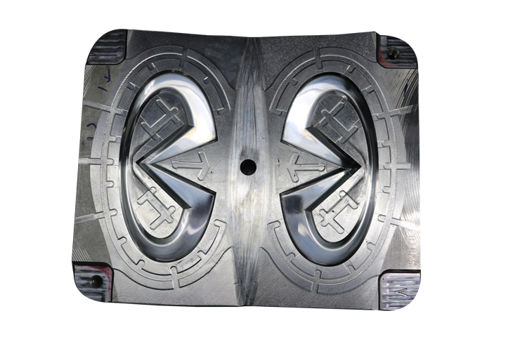 車標(biāo)模具拋光