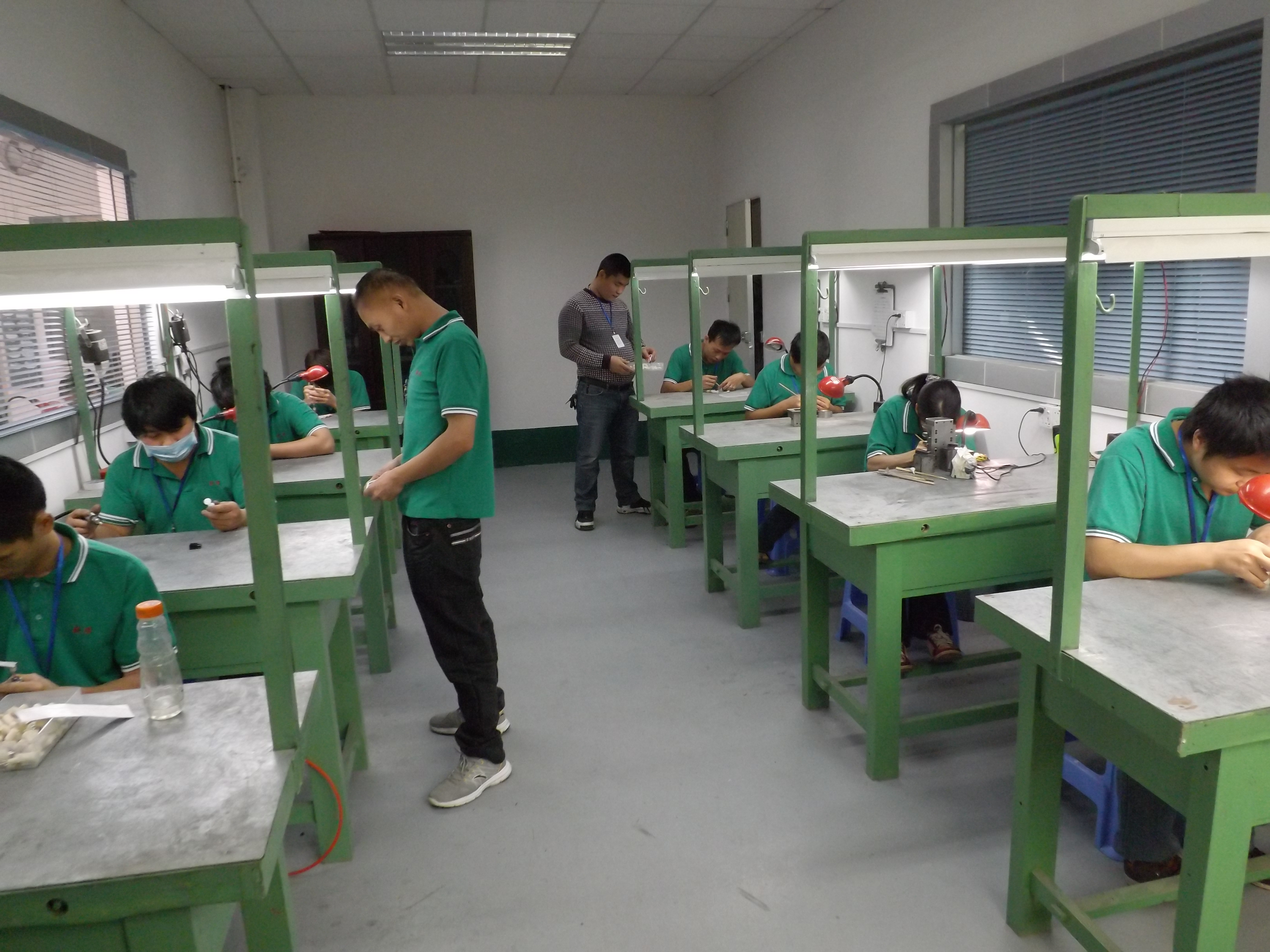 光學(xué)模具拋光加工廠